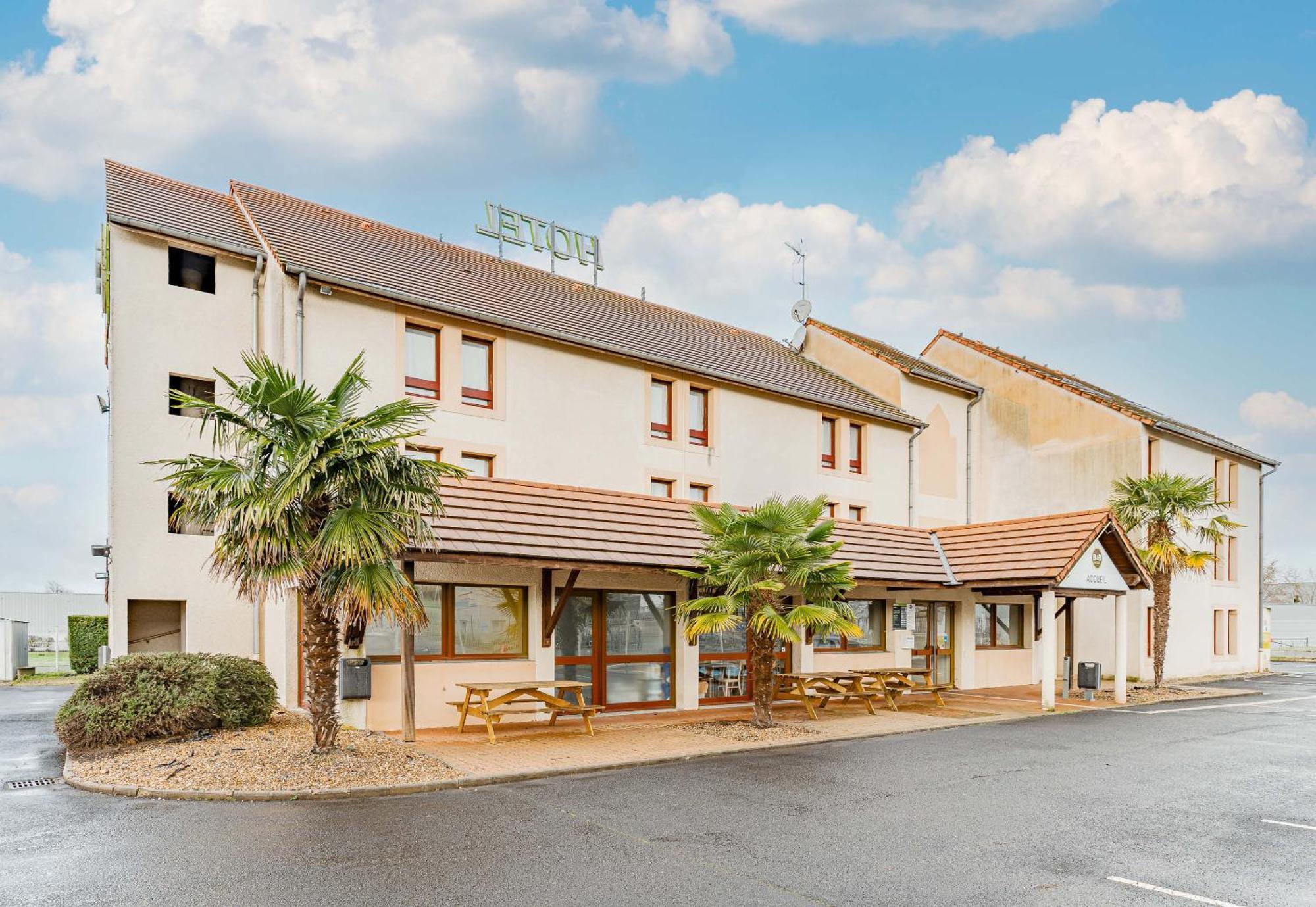 B&B Hotel Châtellerault Екстериор снимка