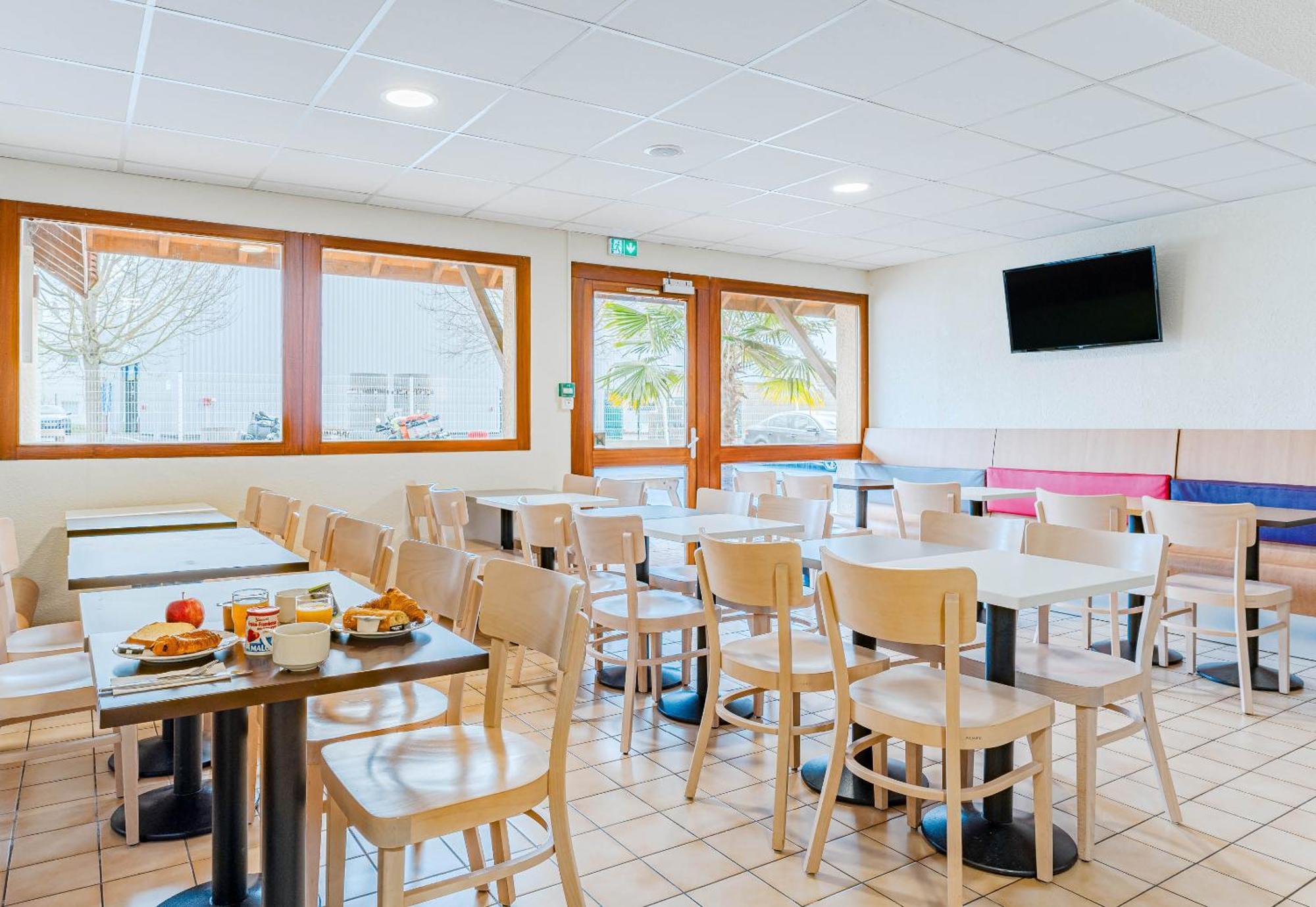 B&B Hotel Châtellerault Екстериор снимка