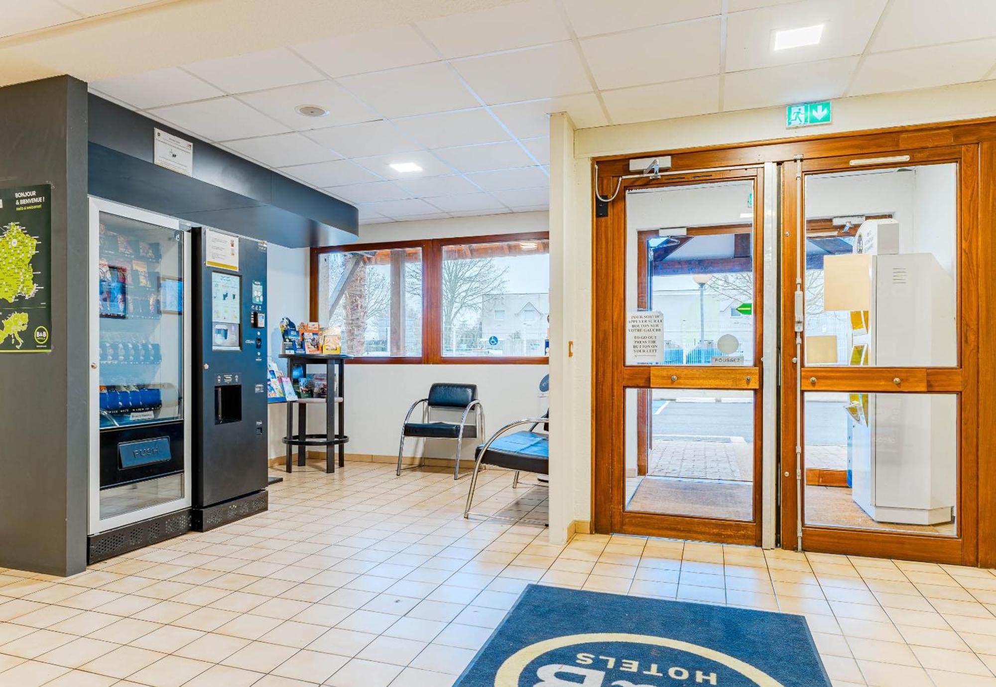 B&B Hotel Châtellerault Екстериор снимка