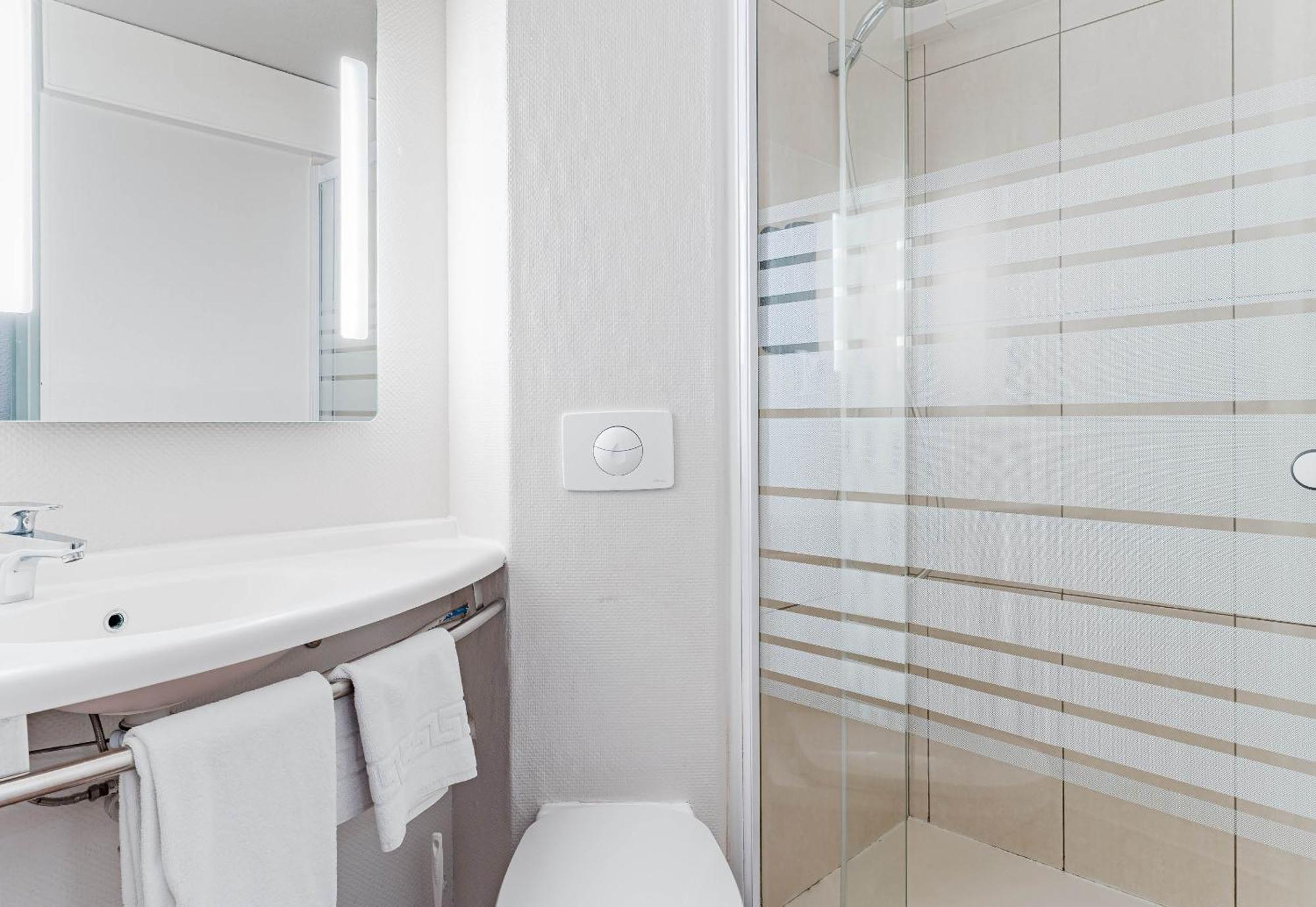 B&B Hotel Châtellerault Екстериор снимка