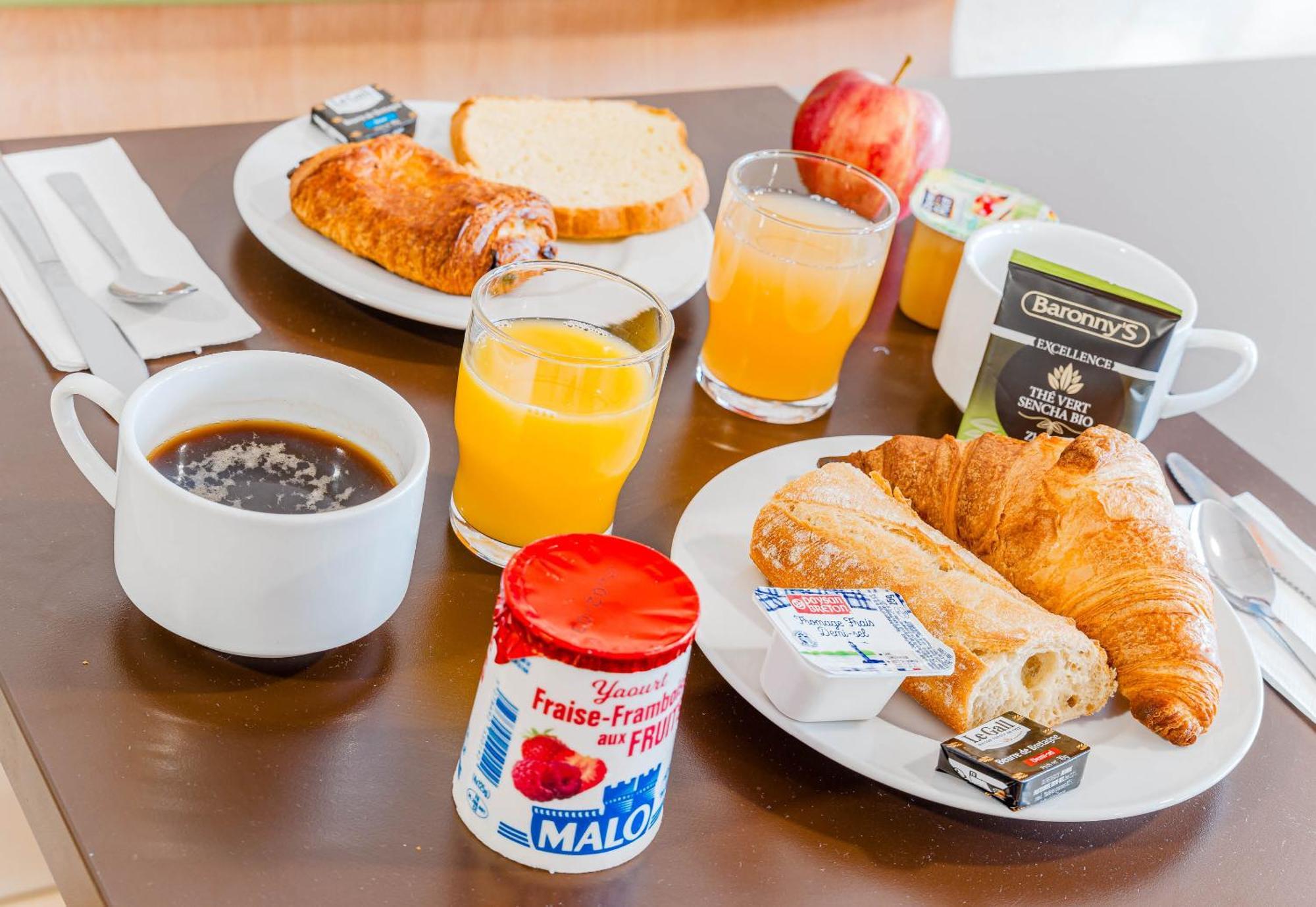 B&B Hotel Châtellerault Екстериор снимка