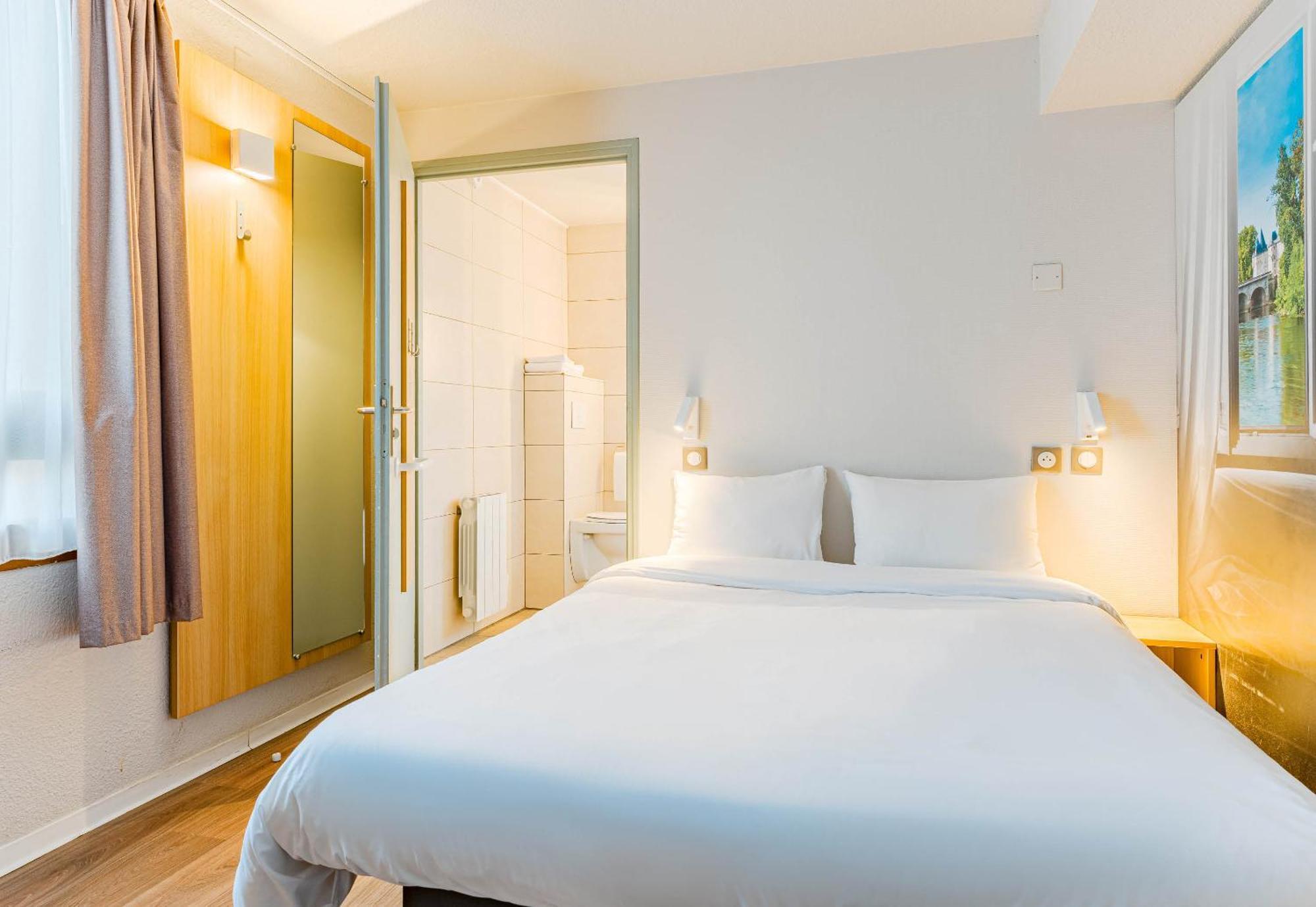 B&B Hotel Châtellerault Екстериор снимка