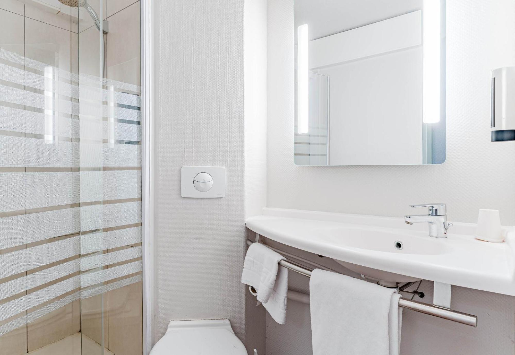 B&B Hotel Châtellerault Екстериор снимка