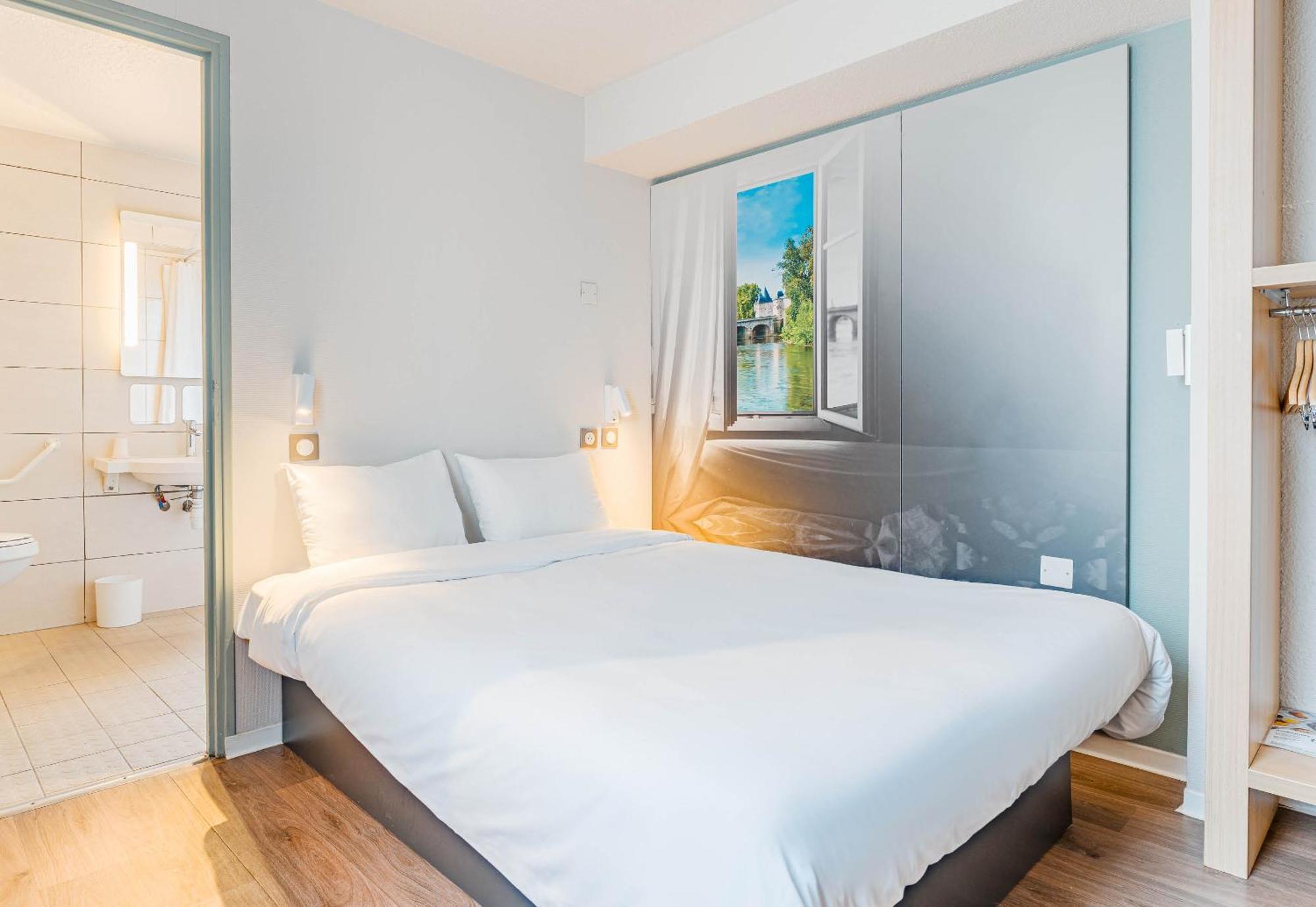 B&B Hotel Châtellerault Екстериор снимка