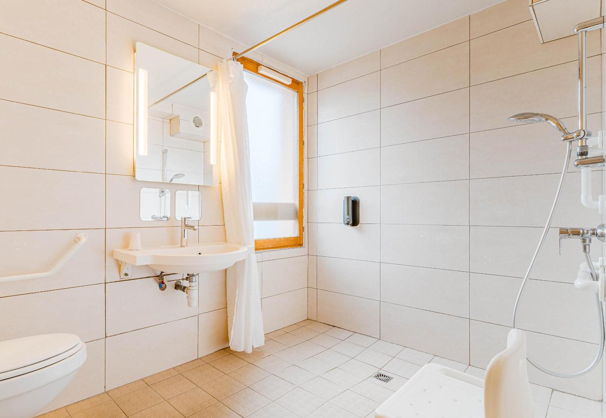 B&B Hotel Châtellerault Екстериор снимка
