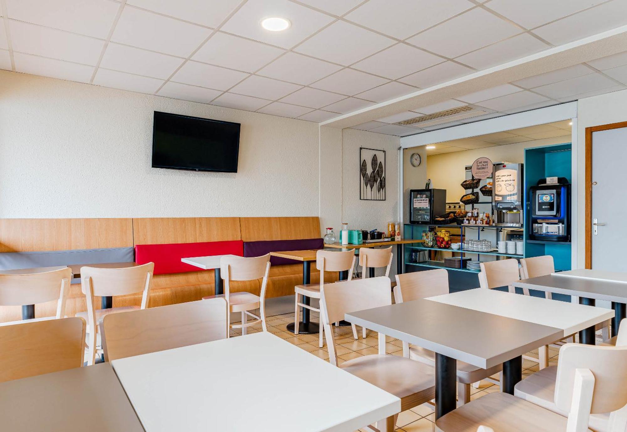 B&B Hotel Châtellerault Екстериор снимка