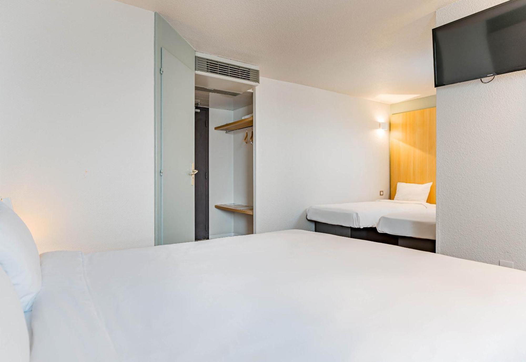 B&B Hotel Châtellerault Екстериор снимка