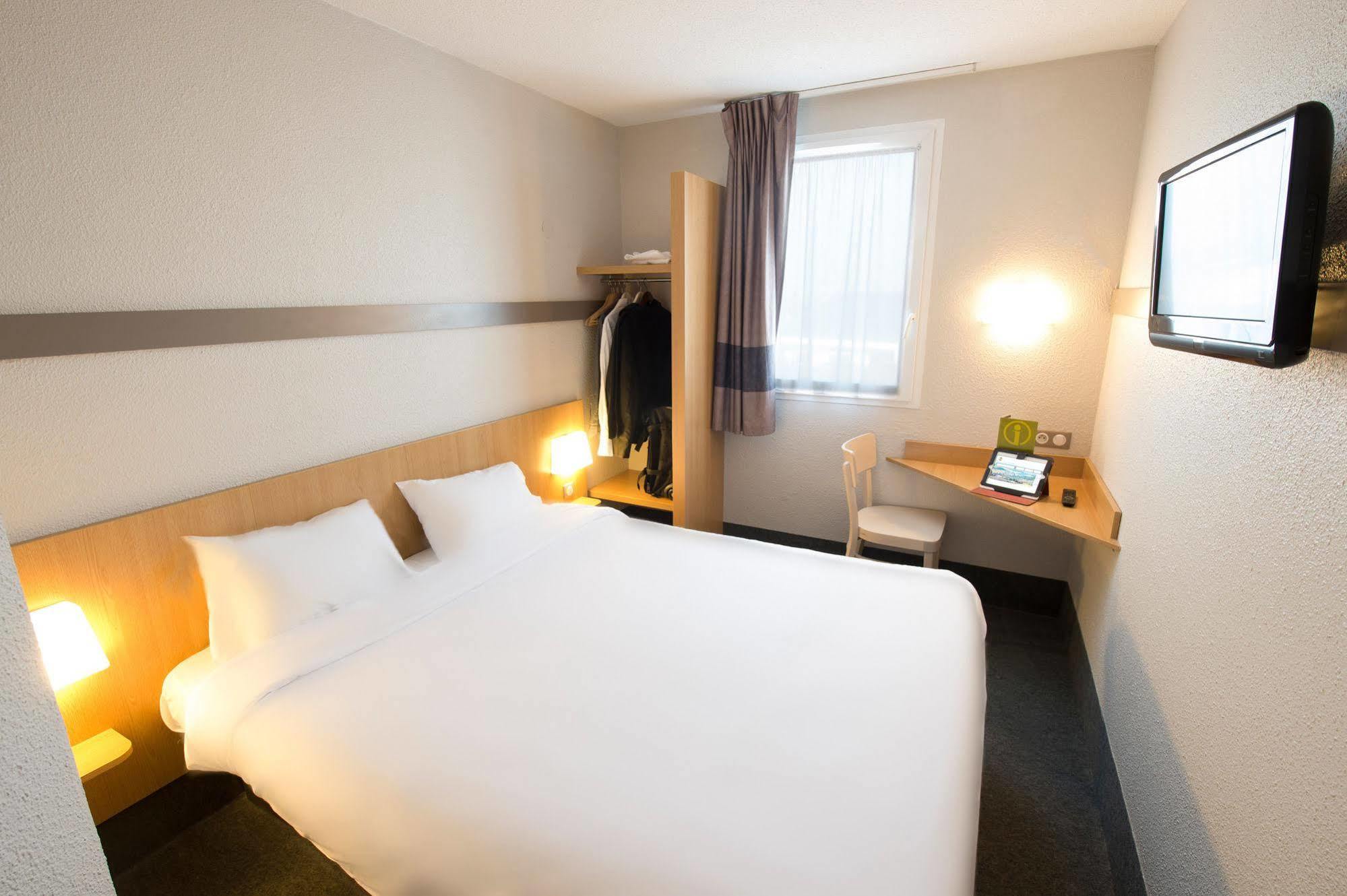 B&B Hotel Châtellerault Екстериор снимка