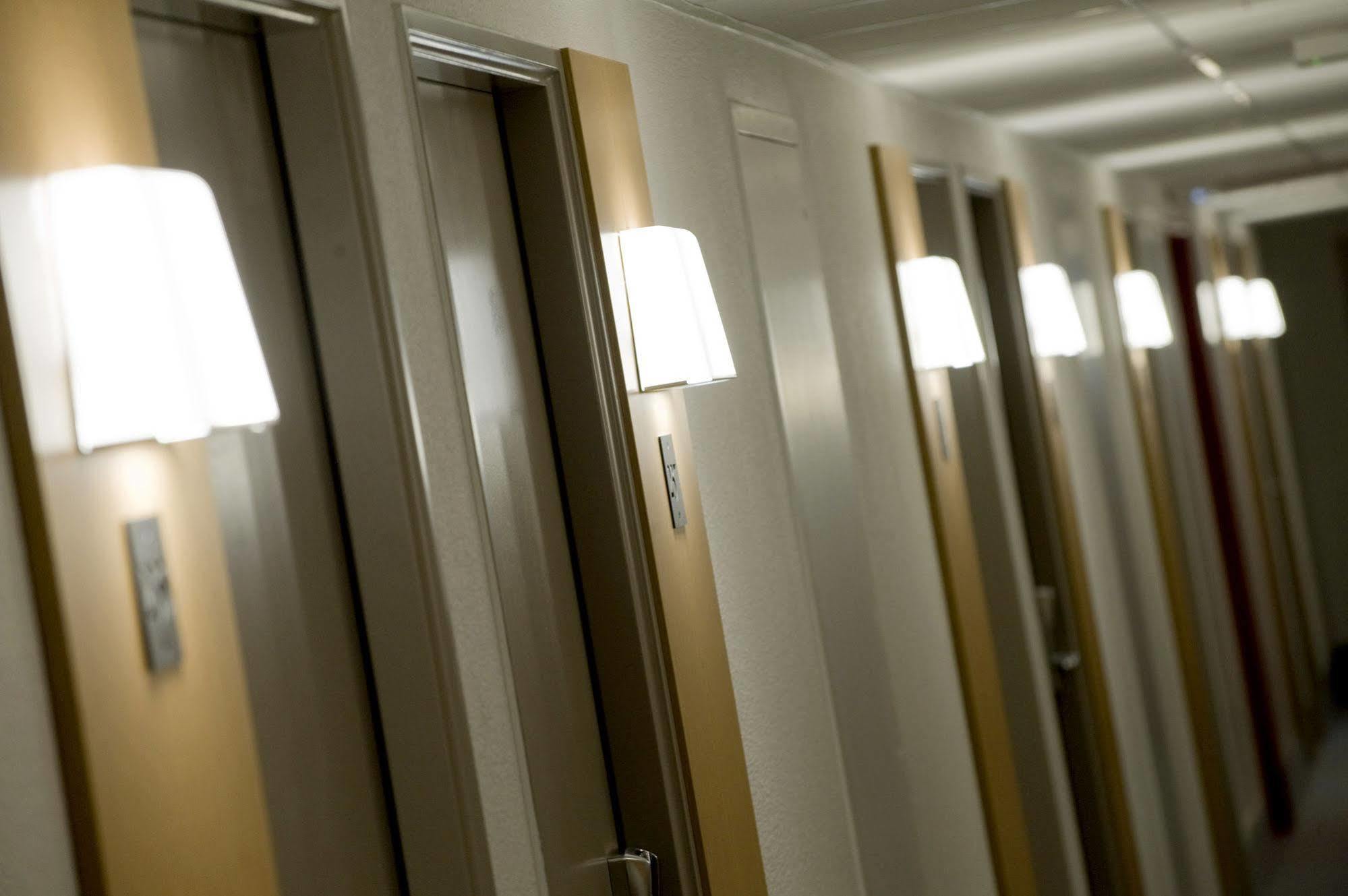 B&B Hotel Châtellerault Екстериор снимка