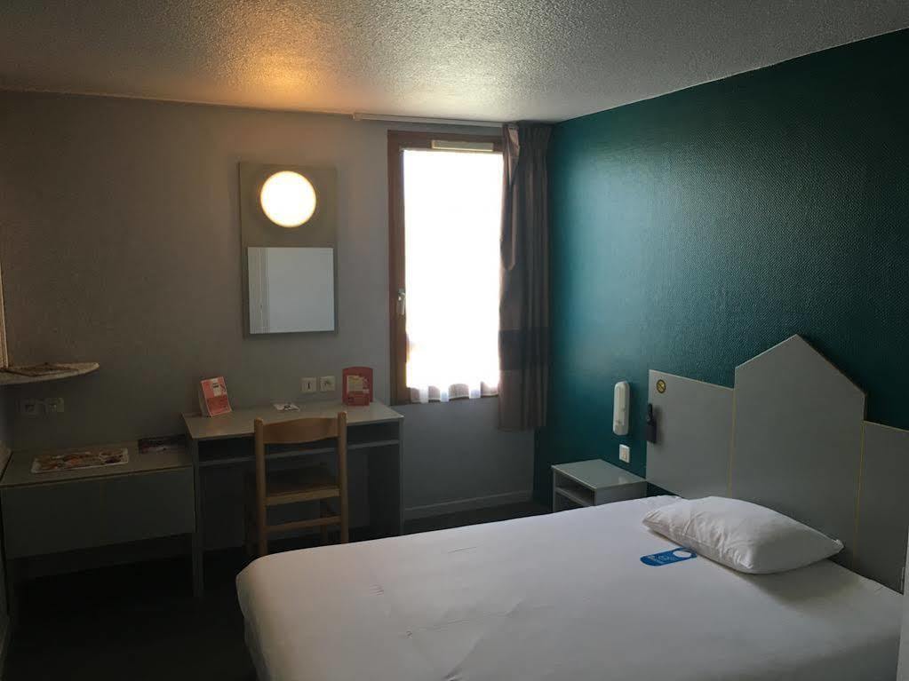 B&B Hotel Châtellerault Екстериор снимка